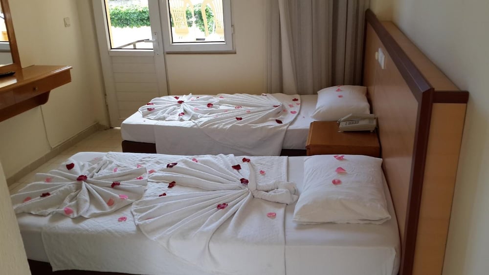 Caner Hotel 21
