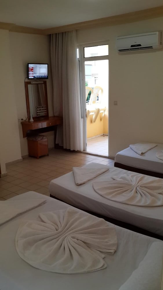 Caner Hotel 19