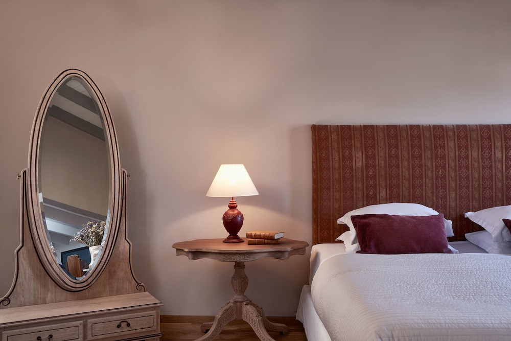 Emporikon Athens Hotel 17