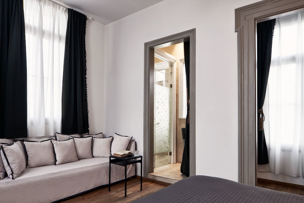 Emporikon Athens Hotel 5