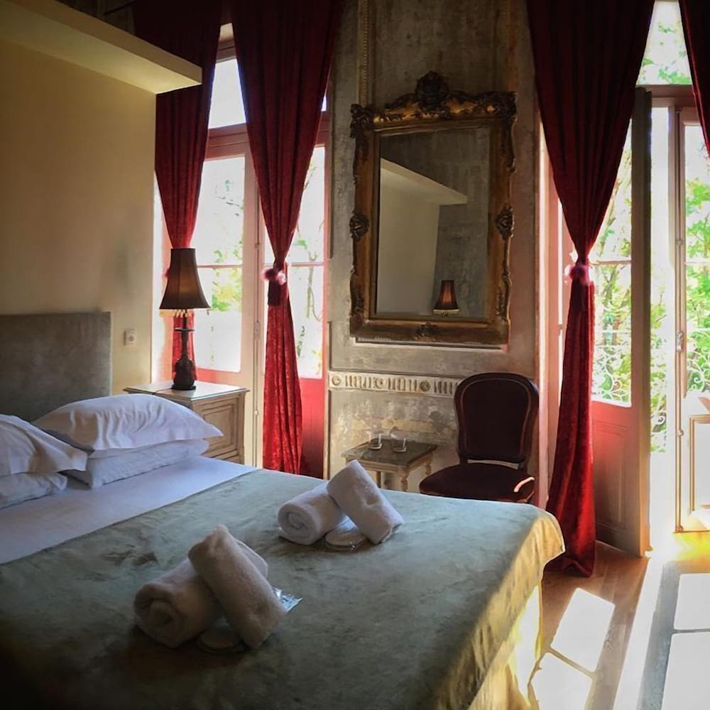 Emporikon Athens Hotel 22