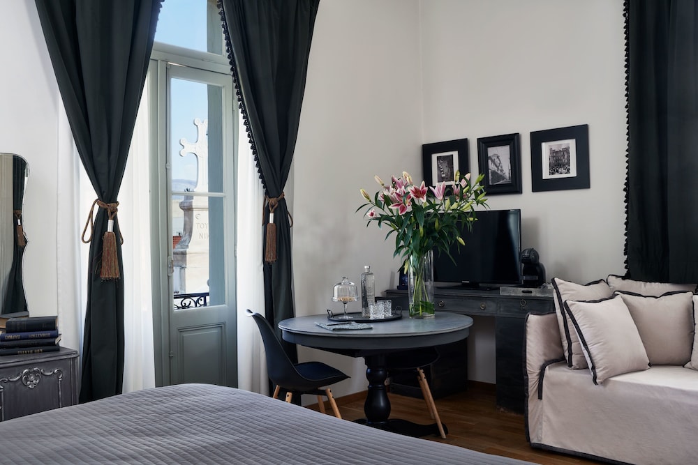 Emporikon Athens Hotel 4