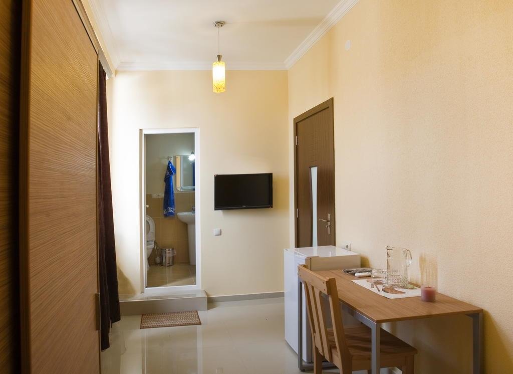 GS Hotel 9
