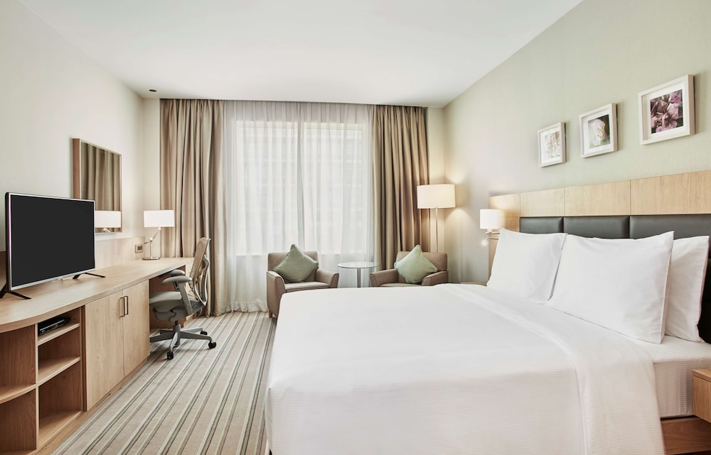 Hilton Garden Inn Dubai, Mall Avenue 17