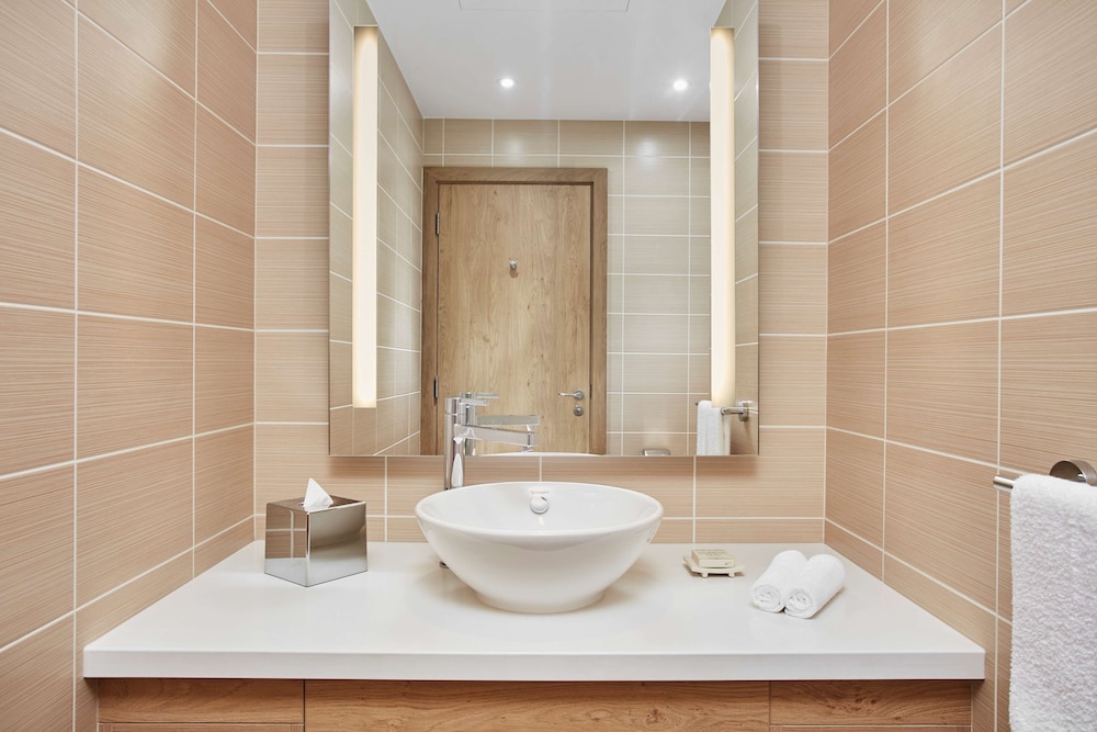 Hilton Garden Inn Dubai, Mall Avenue 14