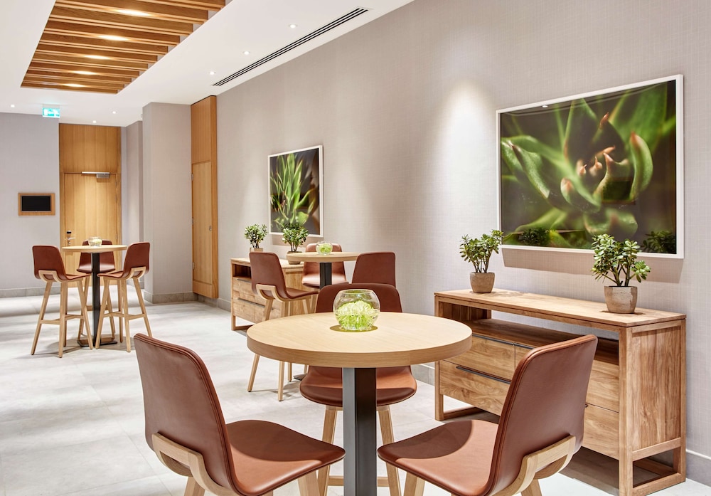 Hilton Garden Inn Dubai, Mall Avenue 2