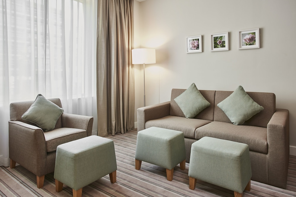 Hilton Garden Inn Dubai, Mall Avenue 7