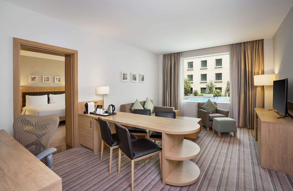 Hilton Garden Inn Dubai, Mall Avenue 10