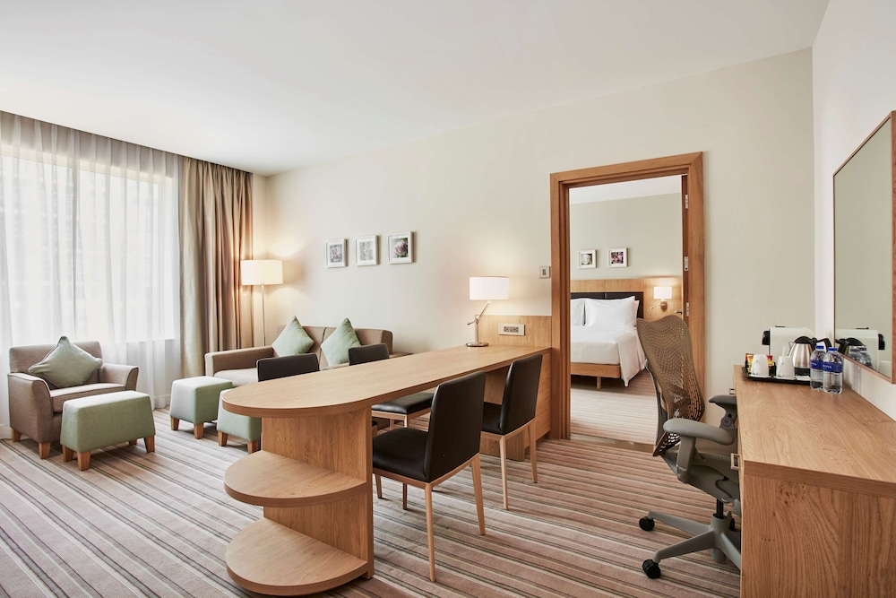 Hilton Garden Inn Dubai, Mall Avenue 16