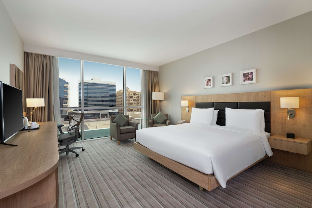 Hilton Garden Inn Dubai, Mall Avenue 11