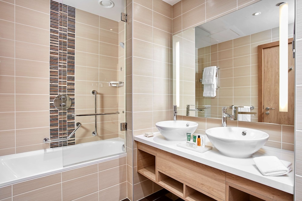 Hilton Garden Inn Dubai, Mall Avenue 24