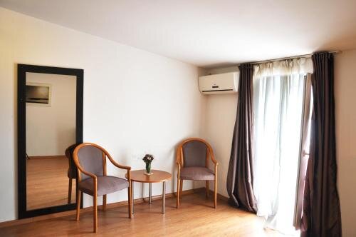 Hotel Corner 6