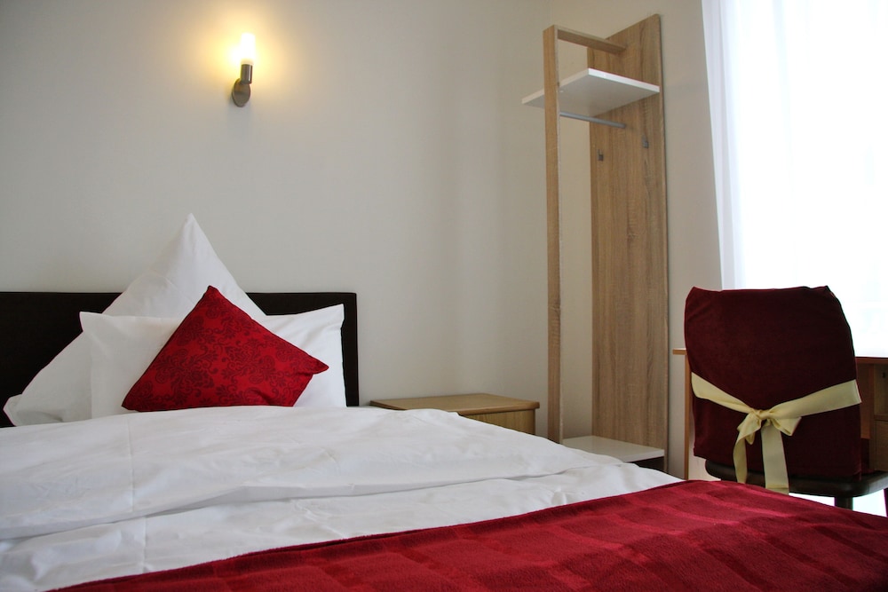 Hotel Gemini 8