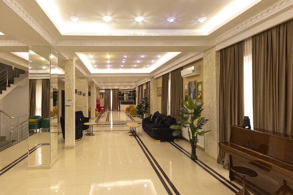 Hotel Grand Palace 2