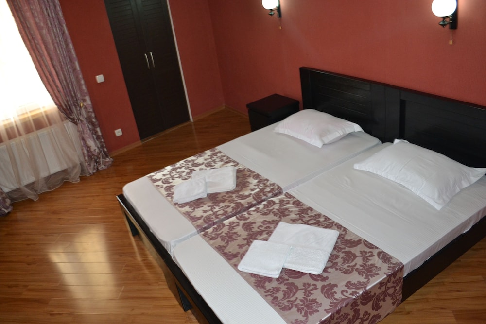 Hotel Isaka 11
