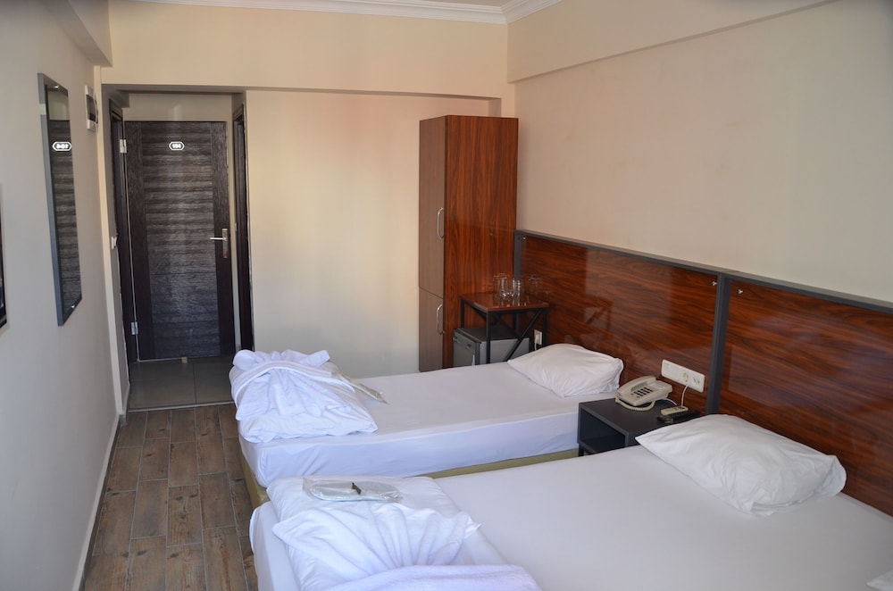 Marka Hotel 13