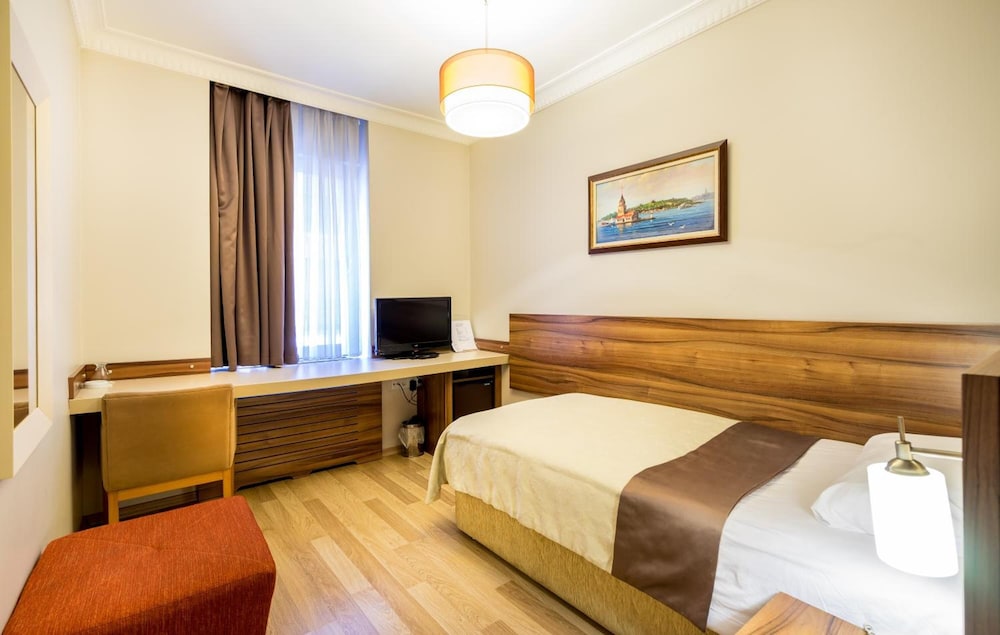 My Rose Hotel 19