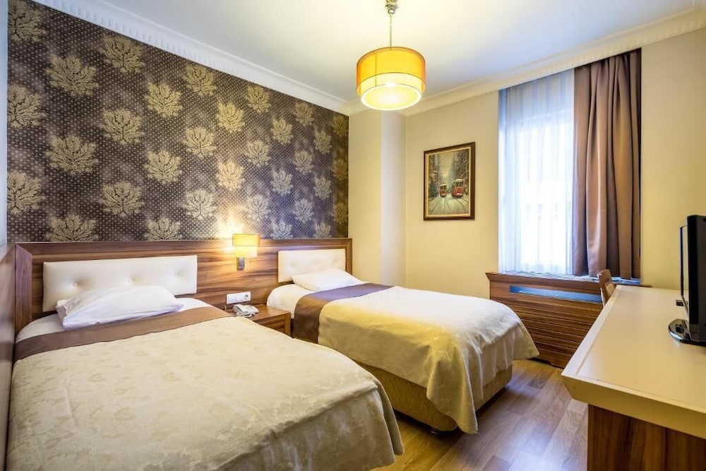 My Rose Hotel 1