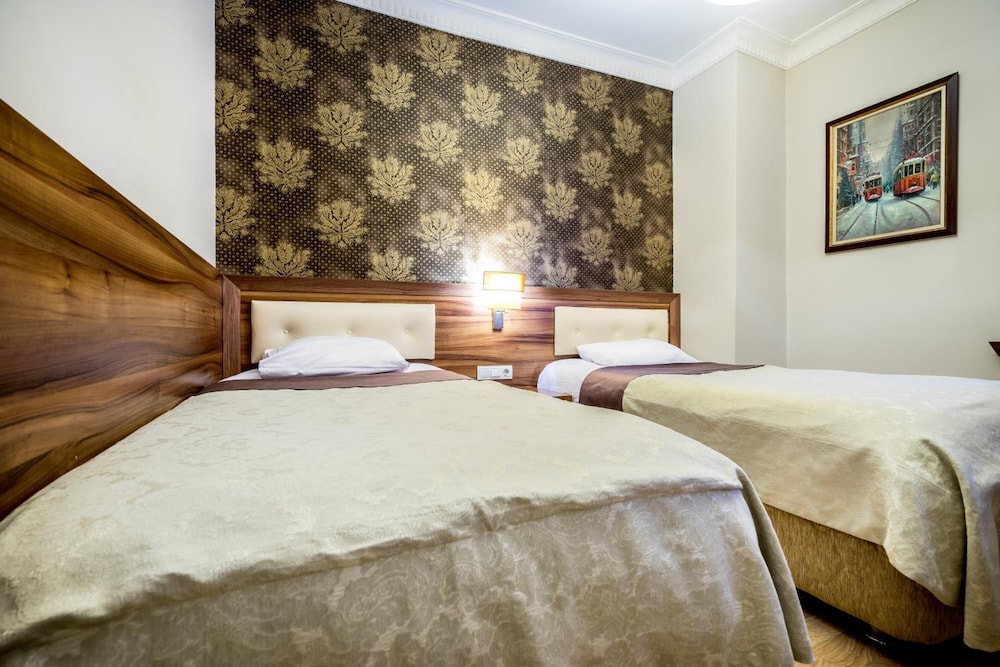 My Rose Hotel 16