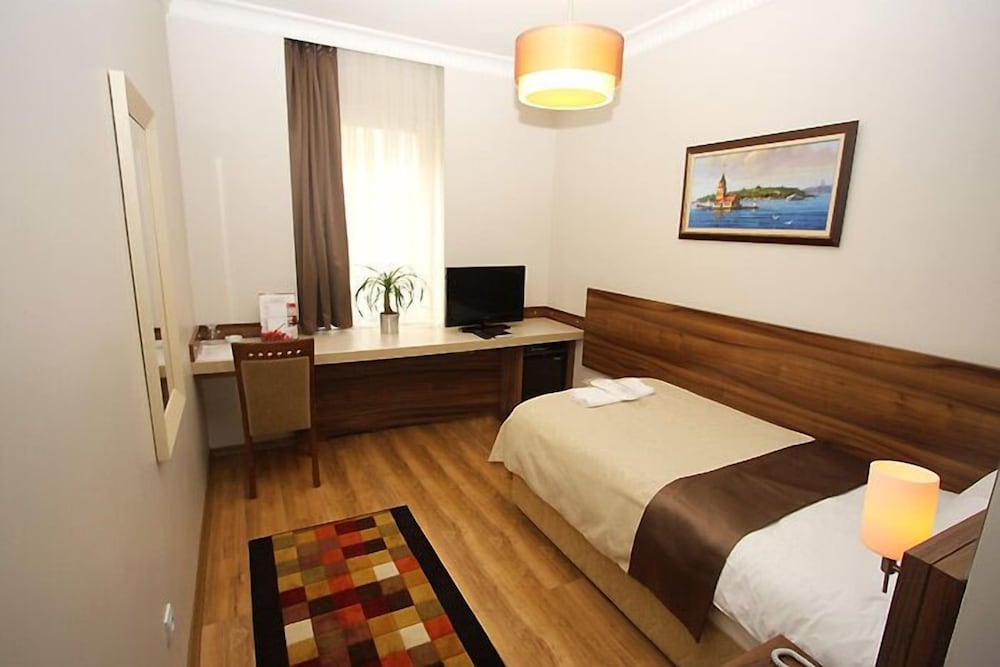 My Rose Hotel 10