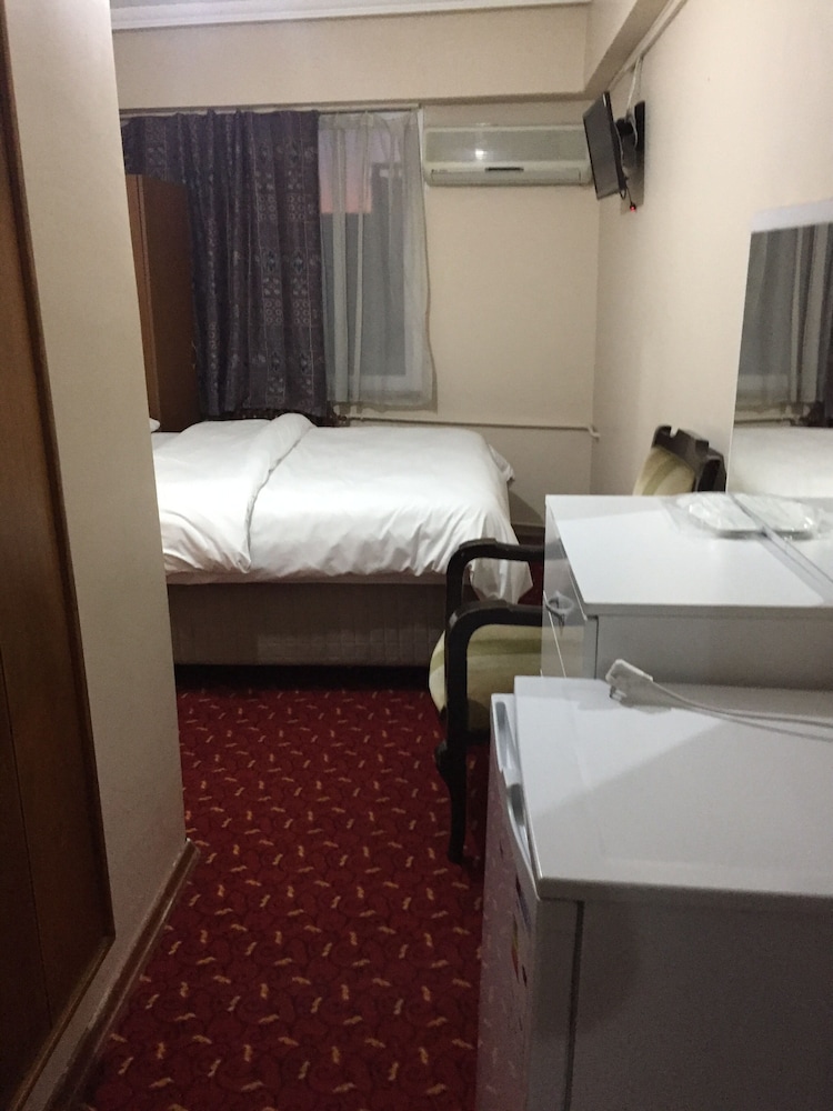 Istanbul Paris Hotel & Hostel 11