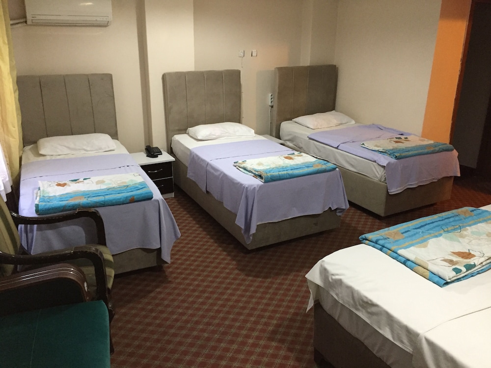Istanbul Paris Hotel & Hostel 17