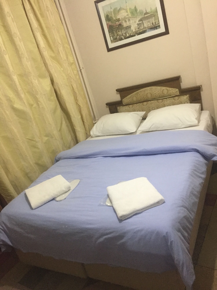 Istanbul Paris Hotel & Hostel 22