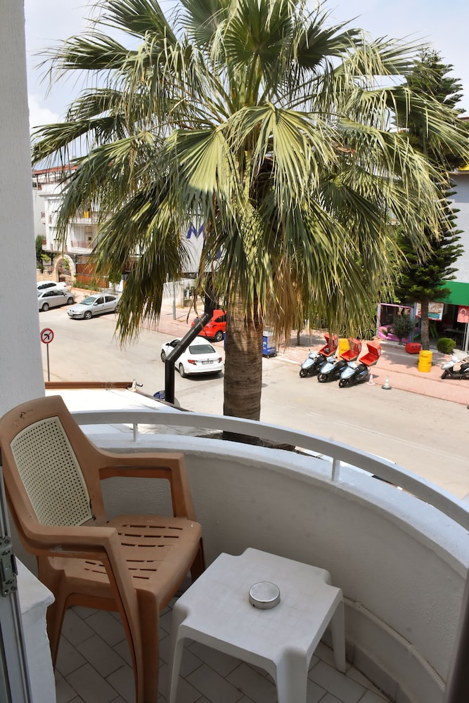Sky Luxe Hotel 7