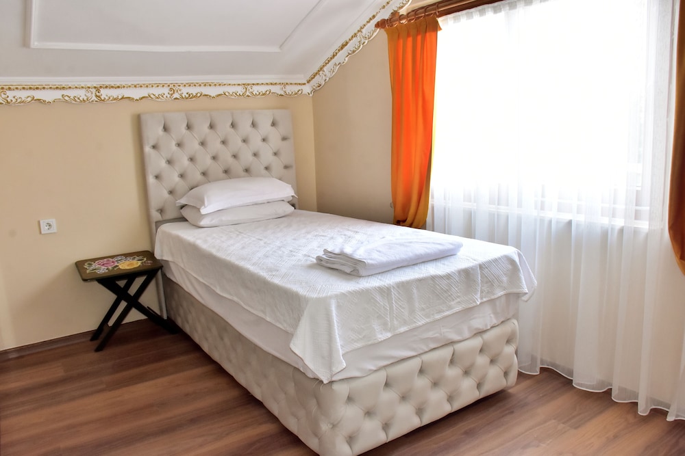Sky Luxe Hotel 12