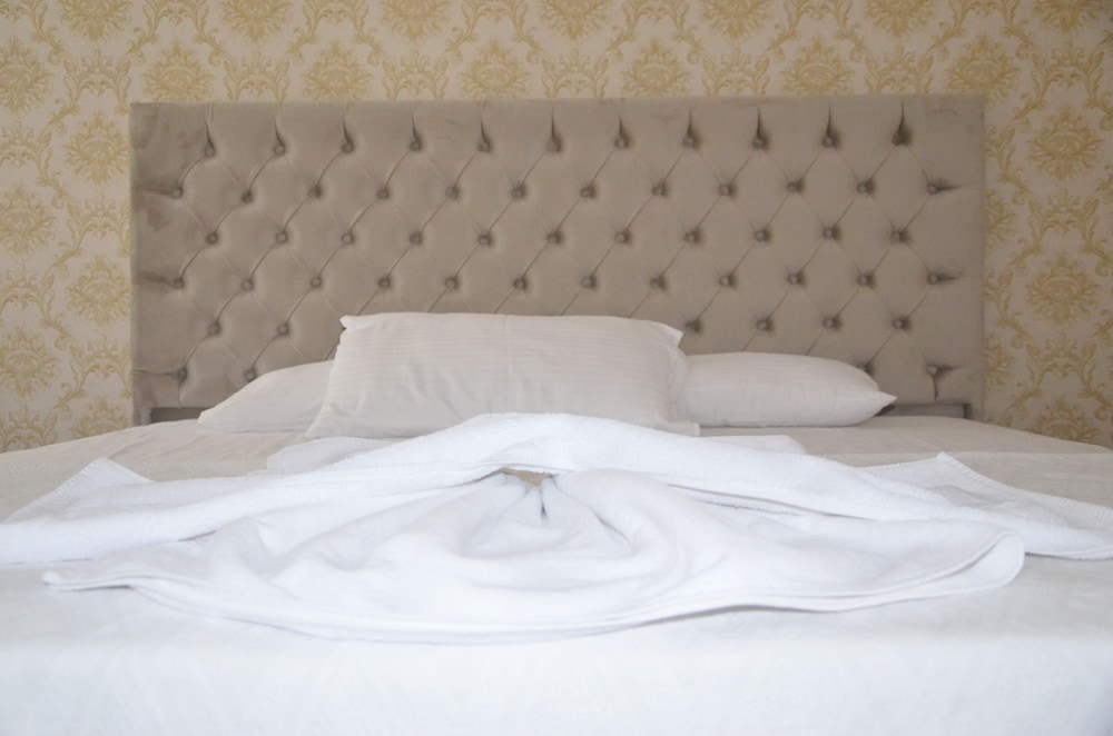 Sky Luxe Hotel 5