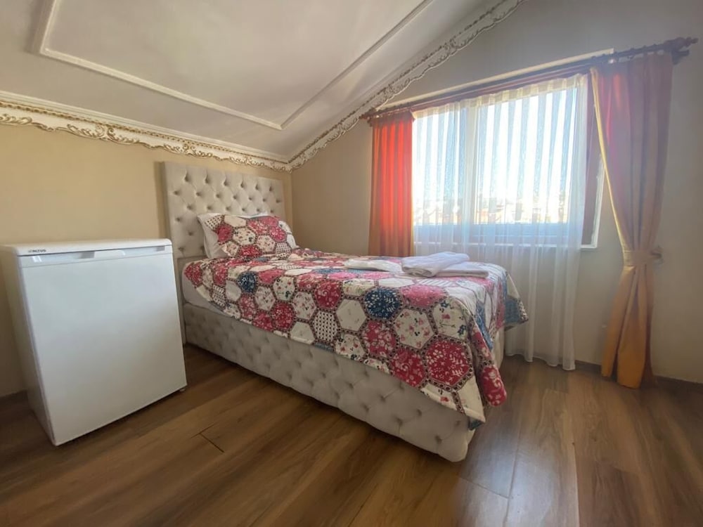 Sky Luxe Hotel 15