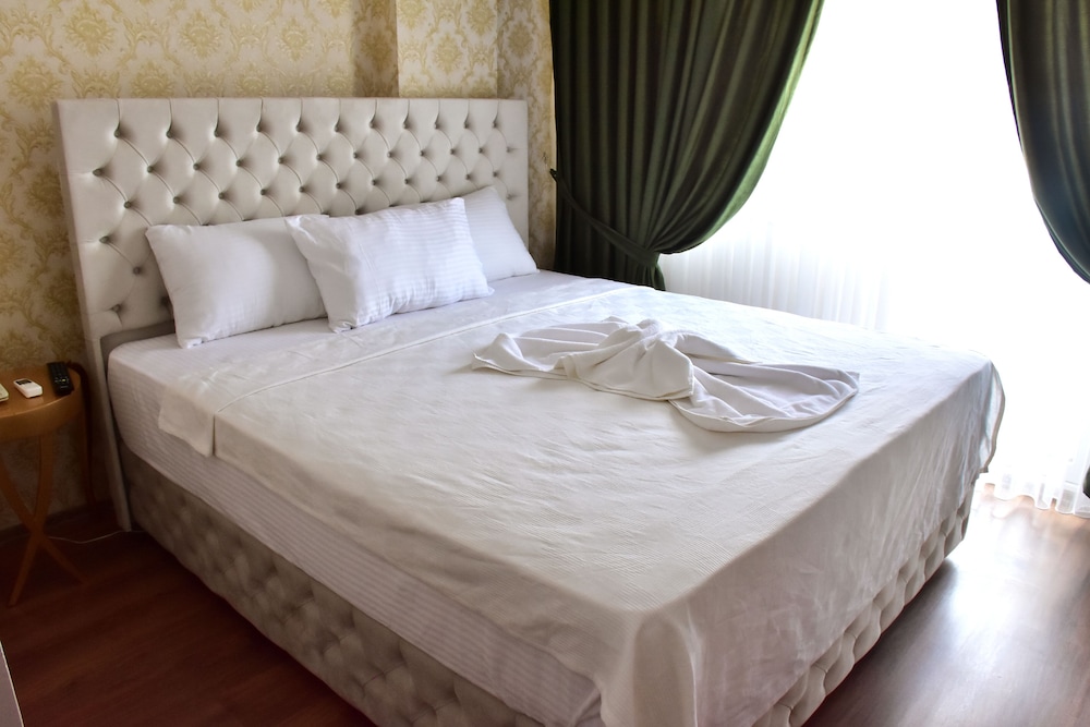 Sky Luxe Hotel 6