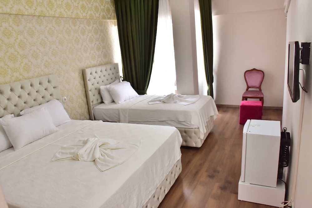 Sky Luxe Hotel 8