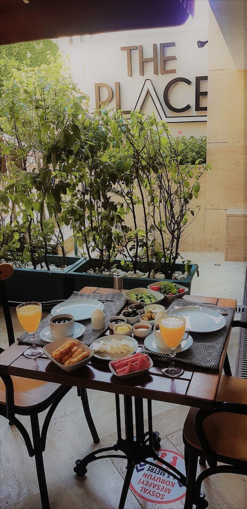 The Place Hotel 23