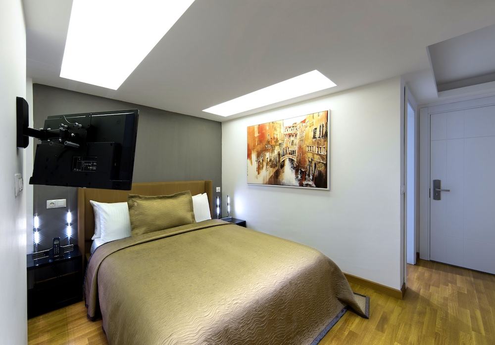 The Place Hotel 4