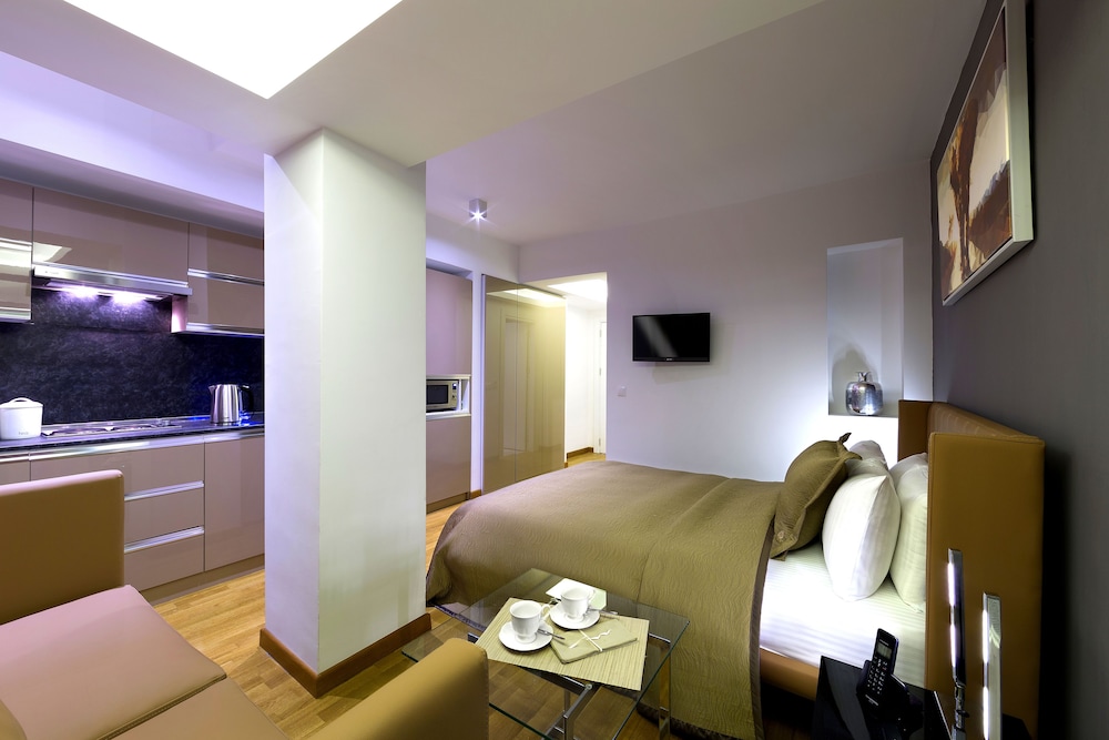 The Place Hotel 8