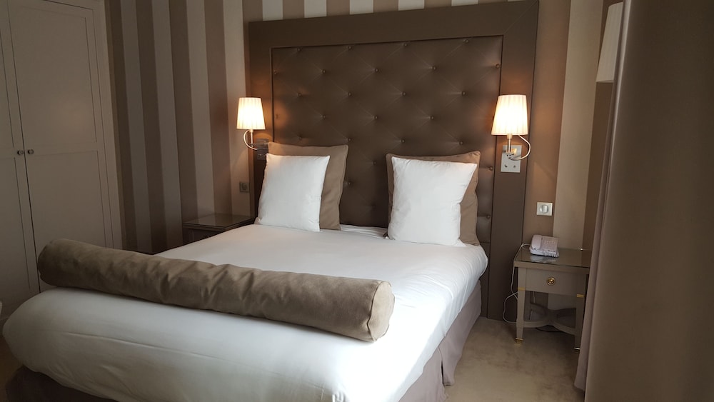 Hotel Saint Cyr Etoile 16