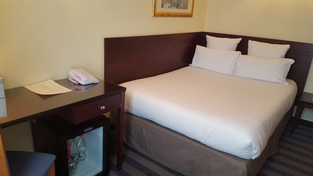 Hotel Saint Cyr Etoile 17