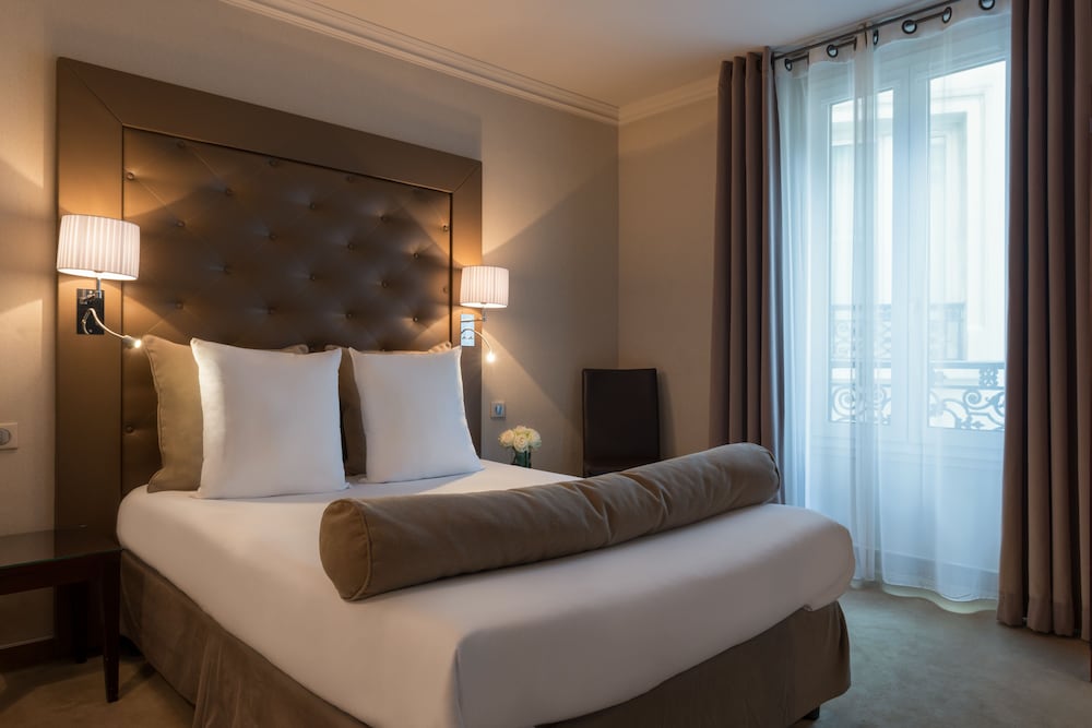 Hotel Saint Cyr Etoile 22