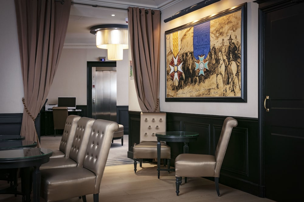 Hotel Saint Cyr Etoile 6