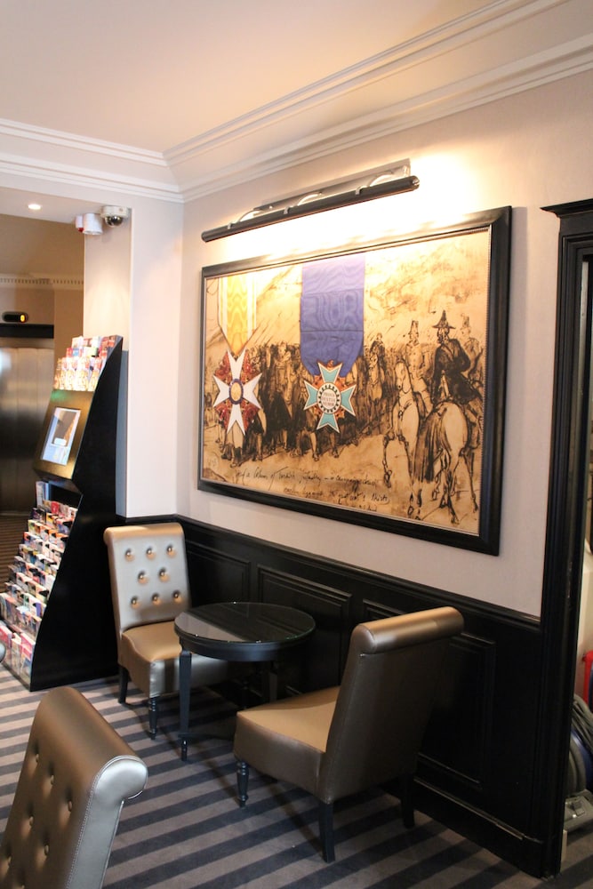 Hotel Saint Cyr Etoile 7