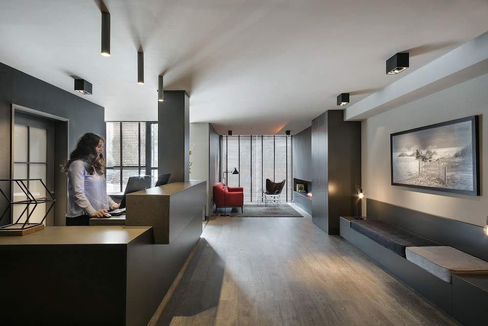 Hotel Upper Diagonal 3