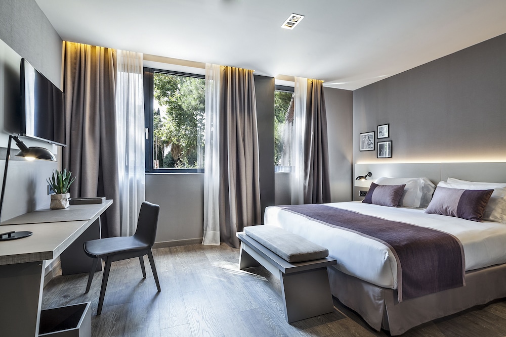 Hotel Upper Diagonal 7