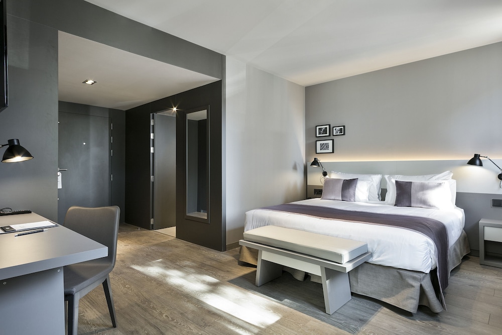 Hotel Upper Diagonal 17