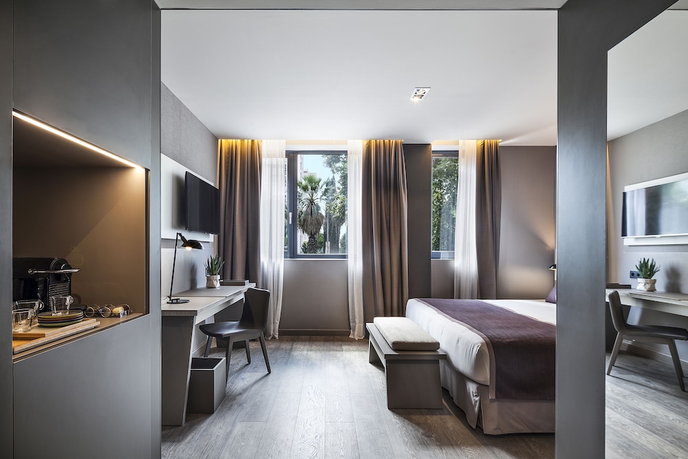 Hotel Upper Diagonal 1