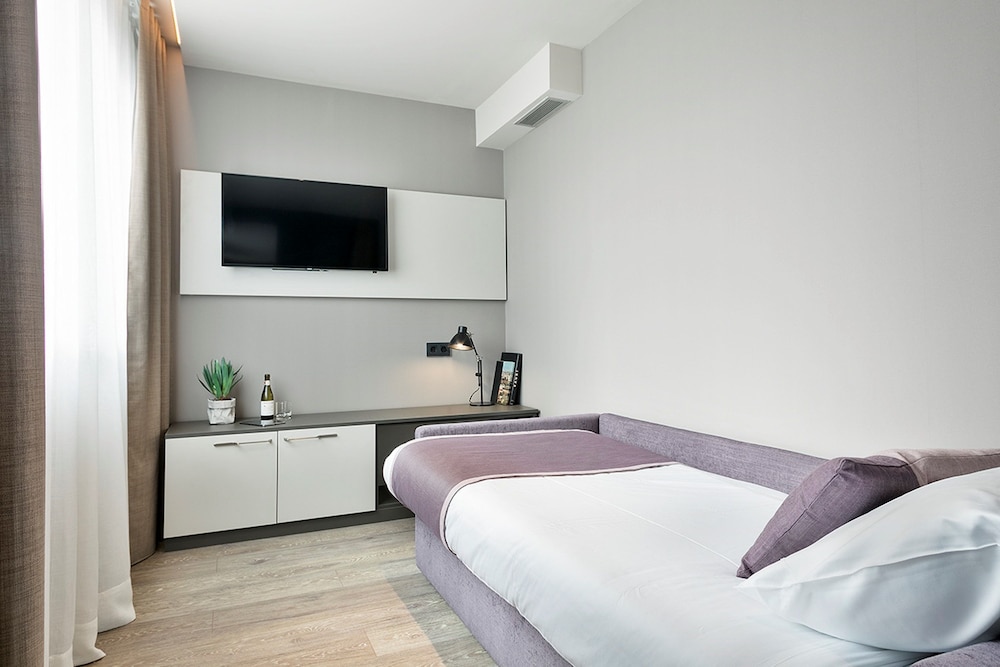 Hotel Upper Diagonal 5