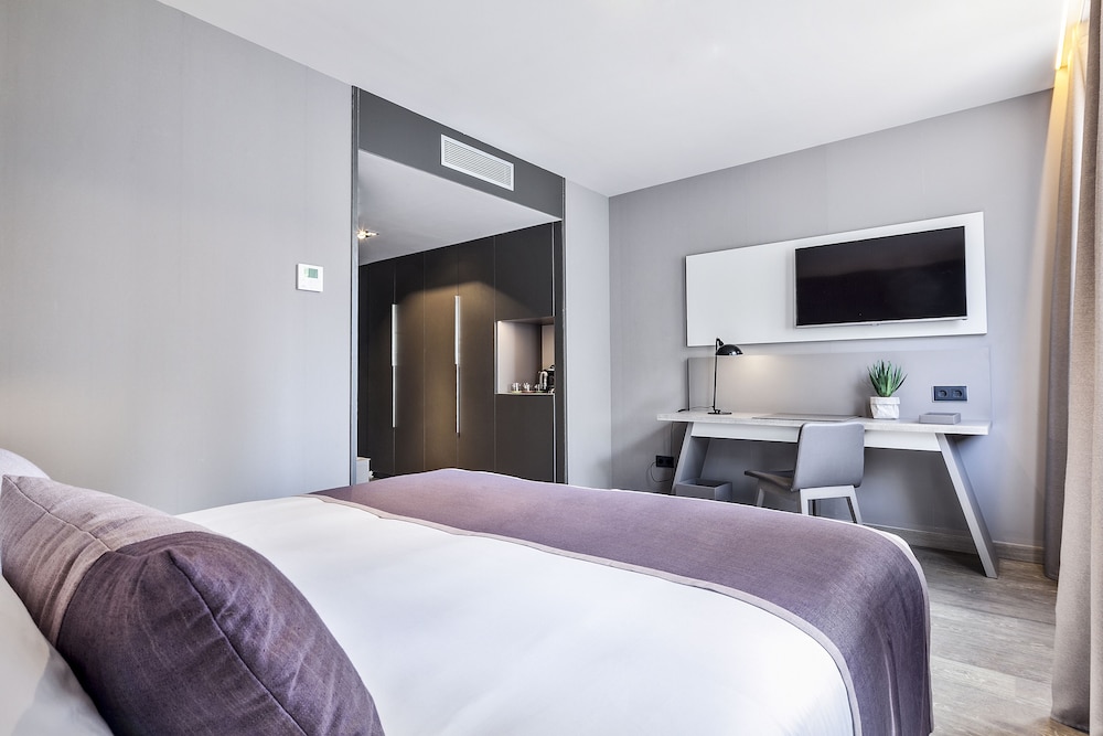 Hotel Upper Diagonal 11