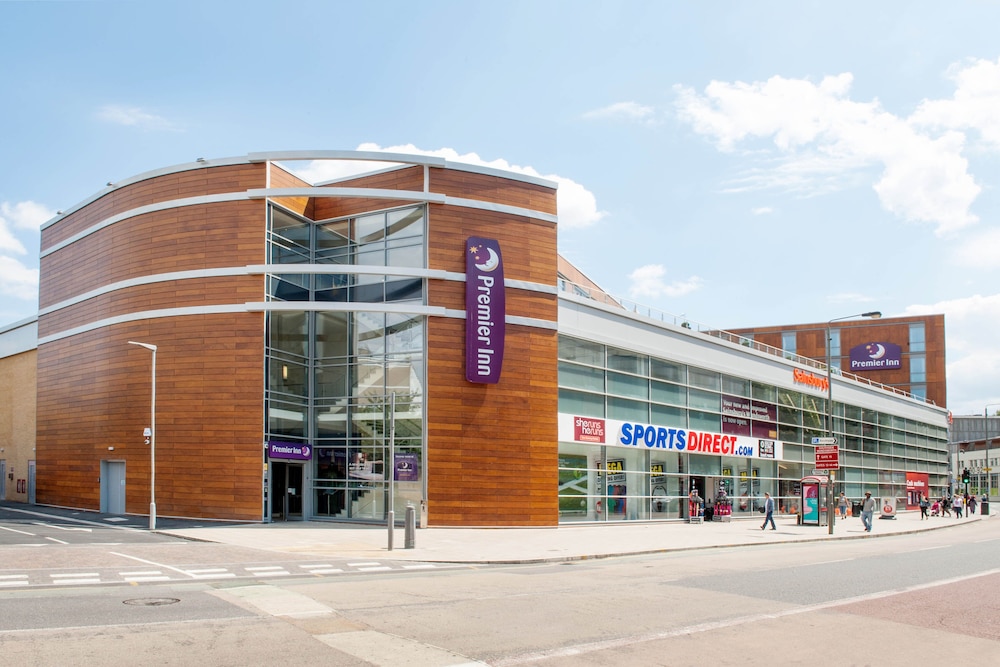 Premier Inn London Wandsworth 1