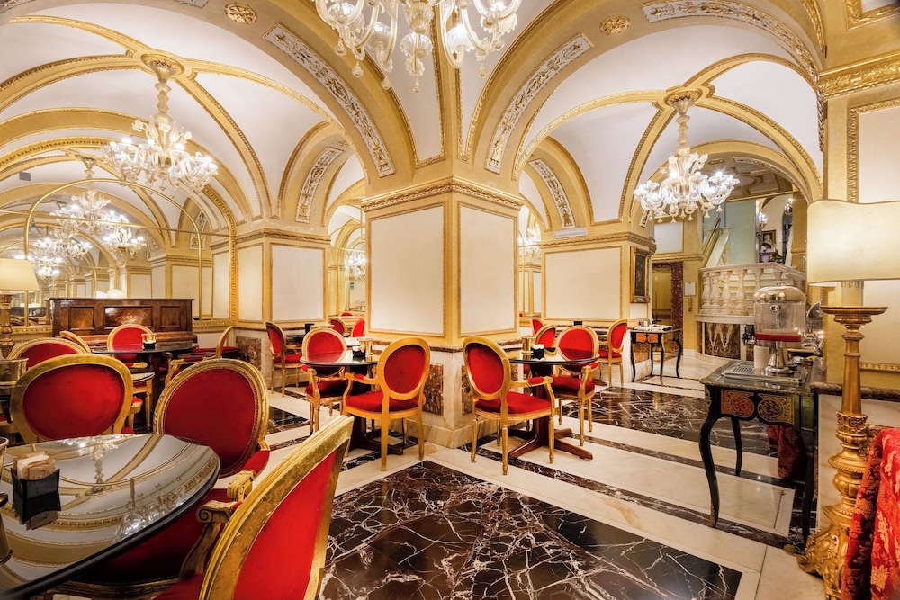 Hotel Des Epoques 23