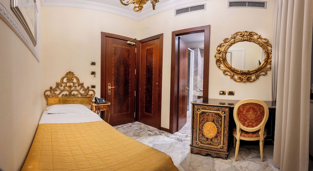Hotel Des Epoques 15